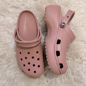 💫Platform Bubblegum Crocs with jibbitz surprise!!